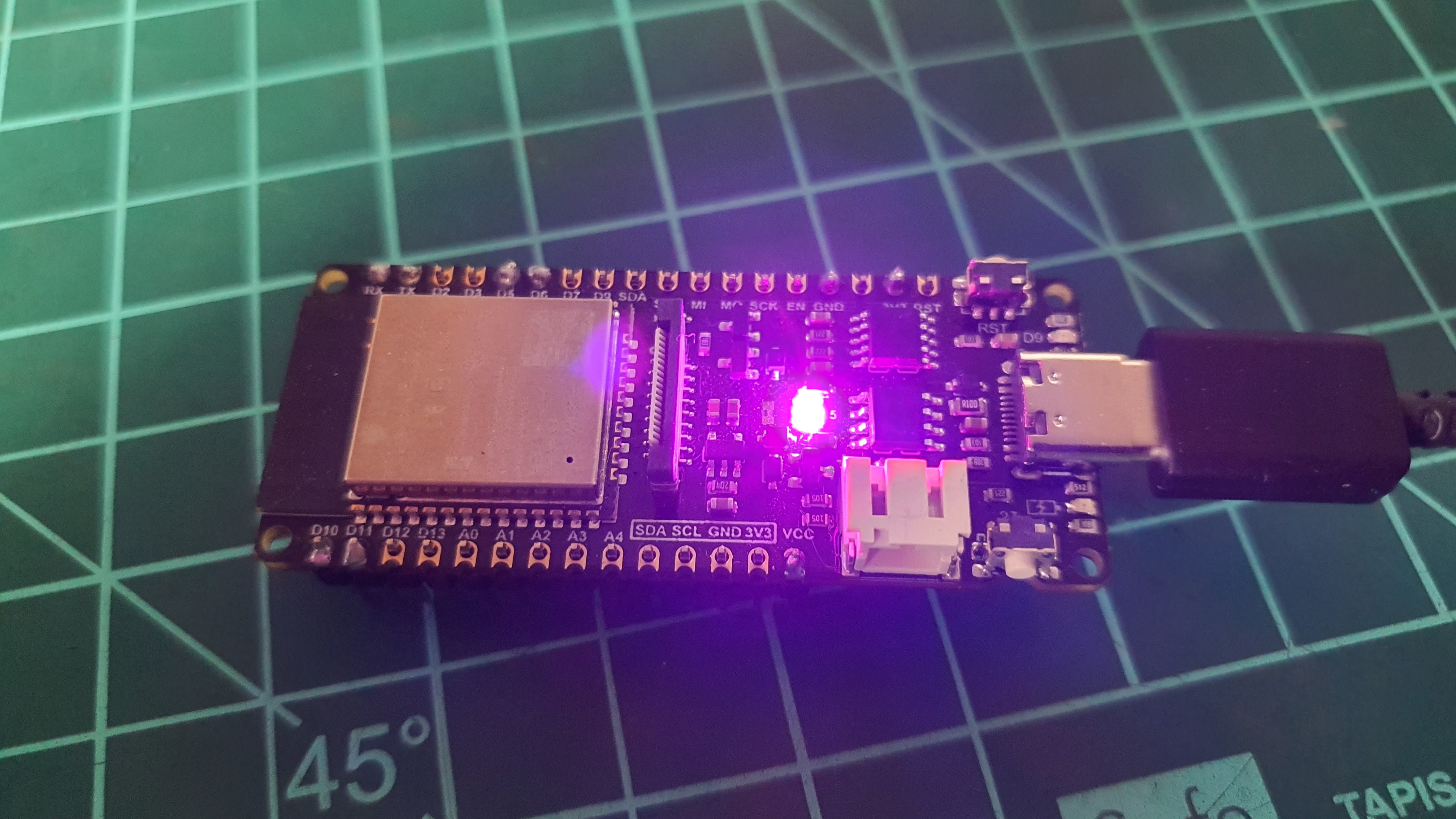 Set the RGB built-in led of the ESP32 FireBeetle DFR0654 to dark magenta