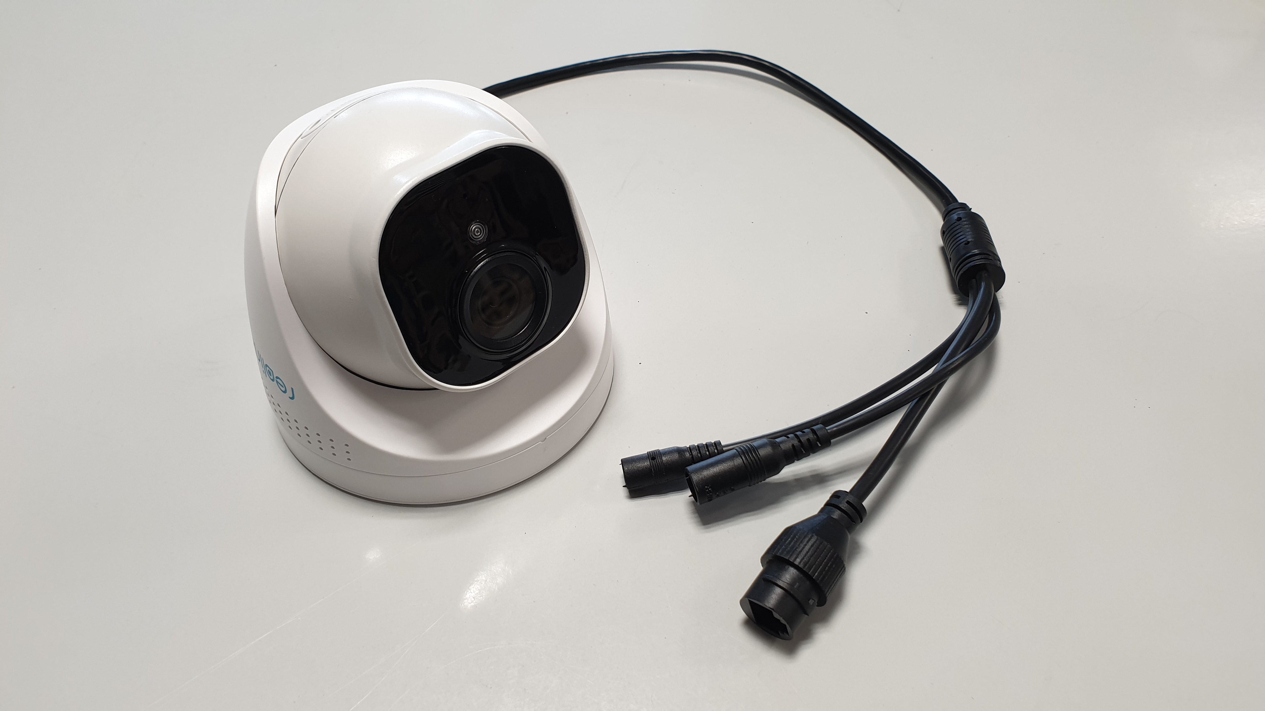 Reolink ip camera valgulu